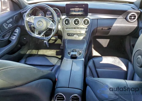 2016 Mercedes-Benz C 300 z USA, uszkodzony, nr VIN 55SWF4JB2GU146765